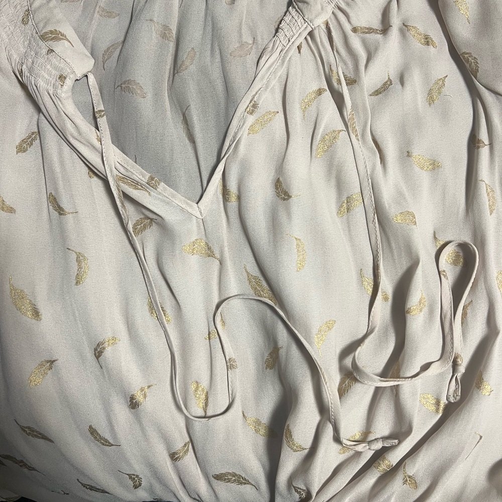 Torrid Cream Top with Gold Feather Design